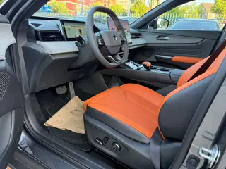 Changan UNI-V 2025 Tercera generación 2.0T Tipo Jinqing interior foto 10 Changan UNI-V 2025 Tercera generación 2.0T Tipo Jinqing interior foto 10