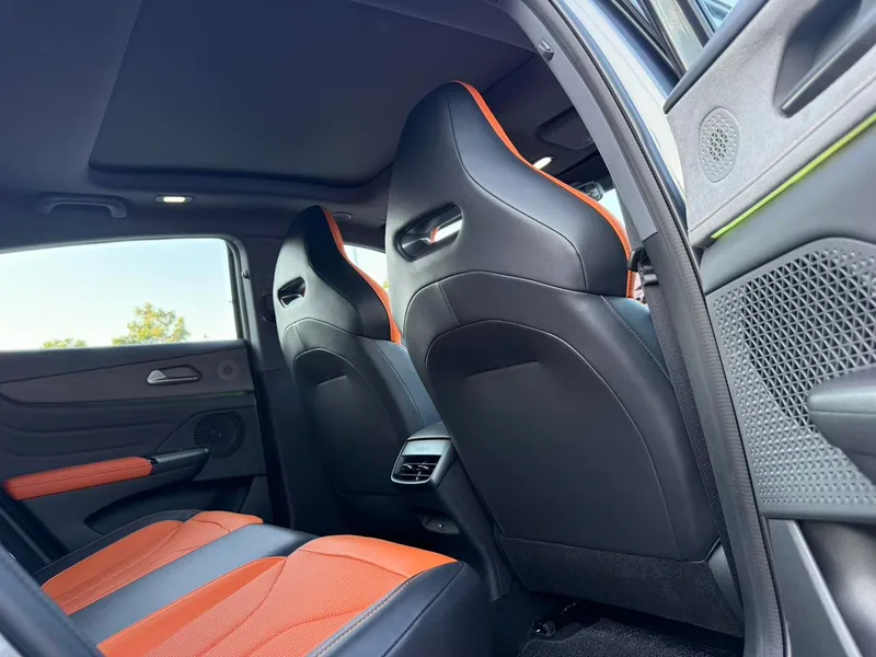 Changan UNI-V 2025 Tercera generación 2.0T Tipo Jinqing interior foto 15 Changan UNI-V 2025 Tercera generación 2.0T Tipo Jinqing interior foto 15