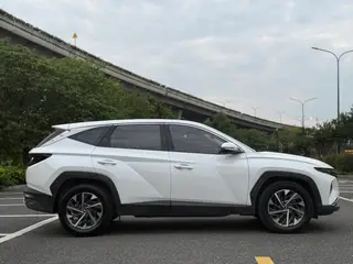 Hyundai Tucson 2021 Tucson L 1.5T GLX Versión Elite de tracción a dos ruedas interior foto 10 Hyundai Tucson 2021 Tucson L 1.5T GLX Versión Elite de tracción a dos ruedas interior foto 10