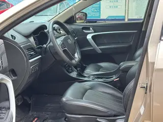 Geely Emgrand 2017 Sanxiang Million 1.5L CVT Up version exterior photo 4 Geely Emgrand 2017 Sanxiang Million 1.5L CVT Up version exterior photo 4