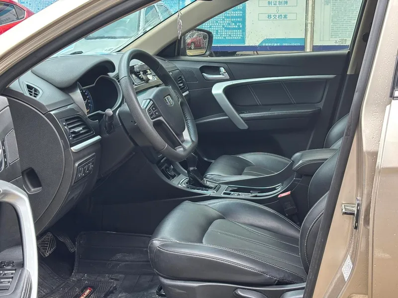 Geely Emgrand 2017 Sanxiang Million 1.5L CVT Up version exterior photo 4 Geely Emgrand 2017 Sanxiang Million 1.5L CVT Up version exterior photo 4