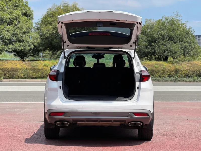 Hyundai Tucson 2020 280TGDi Dual-clutch two-drive smart joint version Country VI exterior photo 8 Hyundai Tucson 2020 280TGDi Dual-clutch two-drive smart joint version Country VI exterior photo 8