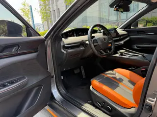 Changan UNI-V 2025 1.5T 500Bar Luxury sports-style exterior photo 6 Changan UNI-V 2025 1.5T 500Bar Luxury sports-style exterior photo 6