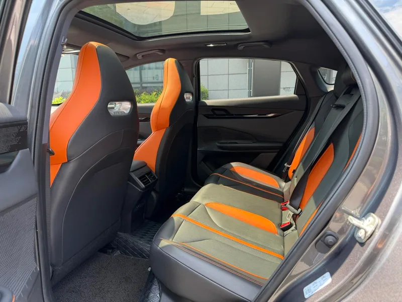 Changan UNI-V 2025 1.5T 500Bar Luxury sports-style exterior photo 8 Changan UNI-V 2025 1.5T 500Bar Luxury sports-style exterior photo 8