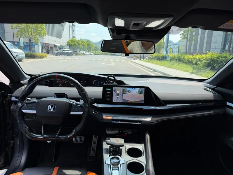 Changan UNI-V 2025 1.5T 500Bar Luxury sports-style interior photo 9 Changan UNI-V 2025 1.5T 500Bar Luxury sports-style interior photo 9