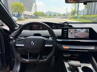 Changan UNI-V 2025 1.5T 500Bar Luxury sports-style interior photo 10 Changan UNI-V 2025 1.5T 500Bar Luxury sports-style interior photo 10