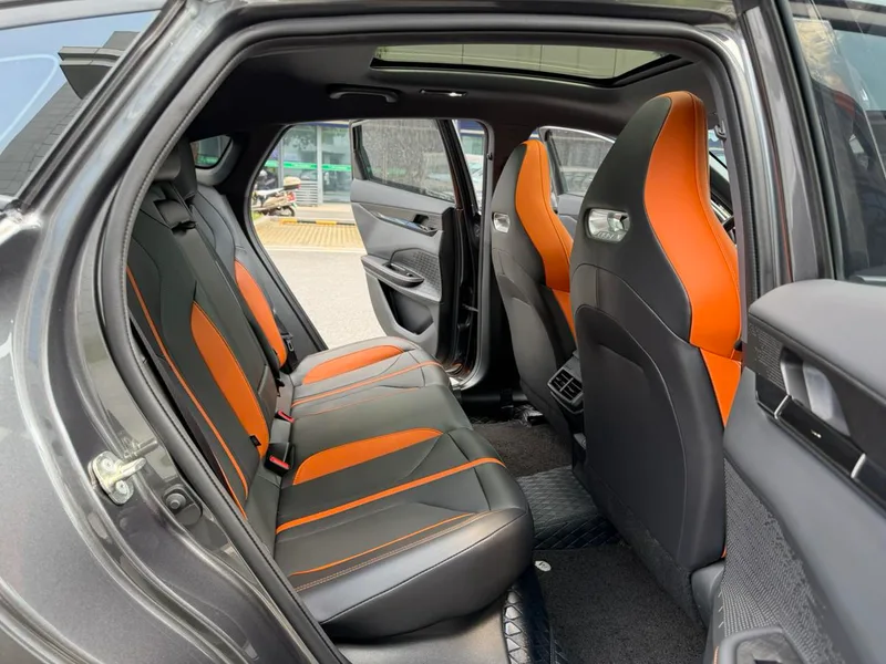 Changan UNI-V 2025 1.5T 500Bar Luxury sports-style interior photo 11 Changan UNI-V 2025 1.5T 500Bar Luxury sports-style interior photo 11