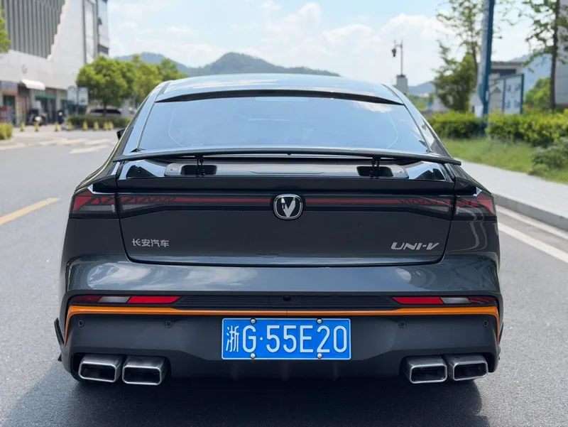 Changan UNI-V 2025 1.5T 500Bar Luxury sports-style interior photo 15 Changan UNI-V 2025 1.5T 500Bar Luxury sports-style interior photo 15