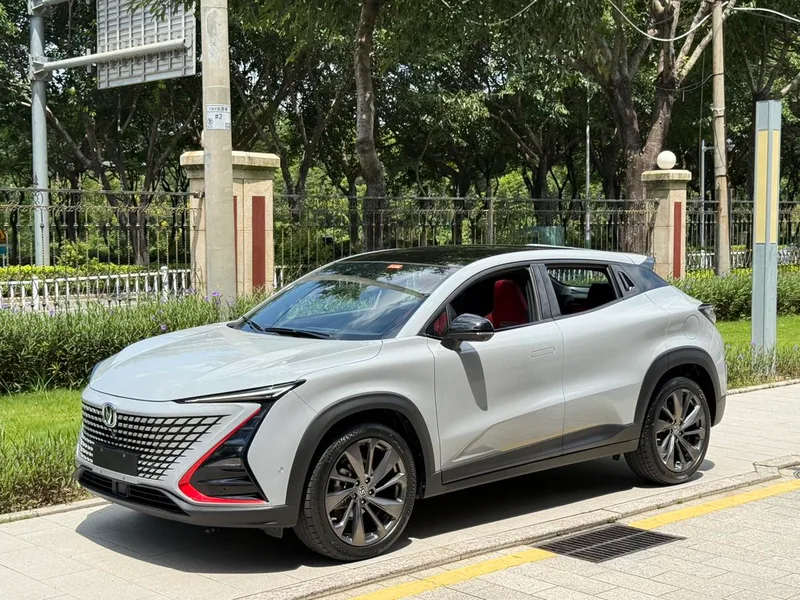 Changan UNI-T 2020 1.5T Flagship exterior photo 1 Changan UNI-T 2020 1.5T Flagship exterior photo 1