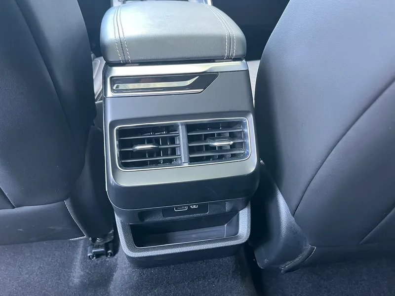 Geely Preface 2021 2.0T Luxury type+ interior photo 16 Geely Preface 2021 2.0T Luxury type+ interior photo 16
