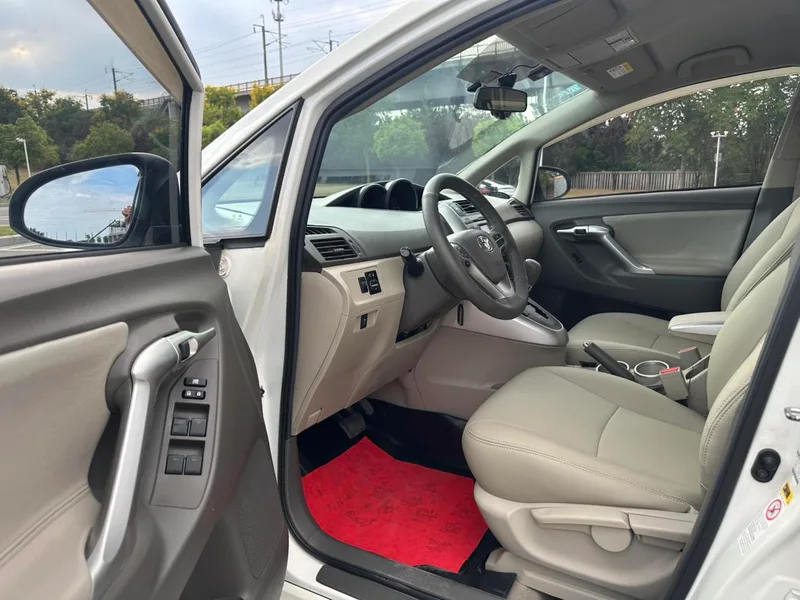 Toyota Verso 2014 Star Brilliance 180E CVT Elite Edition interior photo 9 Toyota Verso 2014 Star Brilliance 180E CVT Elite Edition interior photo 9