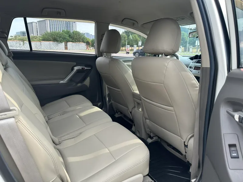 Toyota Verso 2014 Star Brilliance 180E CVT Elite Edition interior photo 12 Toyota Verso 2014 Star Brilliance 180E CVT Elite Edition interior photo 12