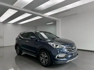 Hyundai Santa Fe 2017 2.0T Автоматический двухприводный интеллектуальный тип 7 Кресло экстерьер фото 3 Hyundai Santa Fe 2017 2.0T Автоматический двухприводный интеллектуальный тип 7 Кресло экстерьер фото 3
