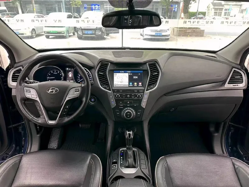 Hyundai Santa Fe 2017 2.0T Автоматический двухприводный интеллектуальный тип 7 Кресло экстерьер фото 5 Hyundai Santa Fe 2017 2.0T Автоматический двухприводный интеллектуальный тип 7 Кресло экстерьер фото 5