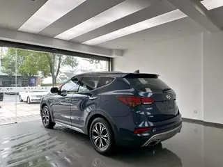 Hyundai Santa Fe 2017 2.0T Автоматический двухприводный интеллектуальный тип 7 Кресло интерьер фото 7 Hyundai Santa Fe 2017 2.0T Автоматический двухприводный интеллектуальный тип 7 Кресло интерьер фото 7