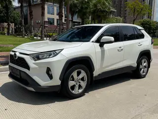 Toyota RAV4 2020 2.0L CVT Mode à deux roues motrices Plus Version