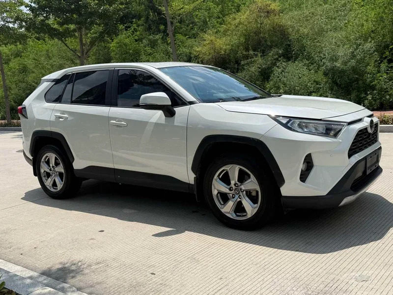 Toyota RAV4 2020 2.0L CVT Mode à deux roues motrices Plus Version extérieur photo 3 Toyota RAV4 2020 2.0L CVT Mode à deux roues motrices Plus Version extérieur photo 3