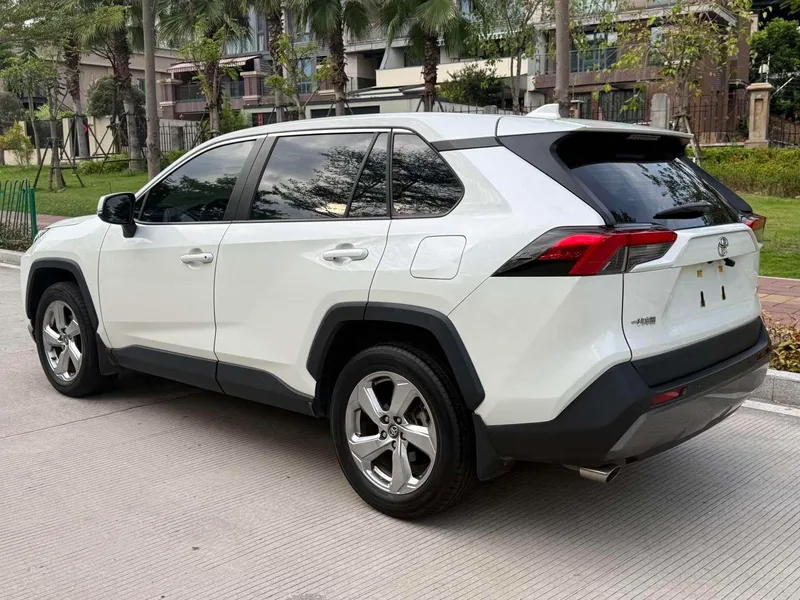 Toyota RAV4 2020 2.0L CVT Mode à deux roues motrices Plus Version extérieur photo 4 Toyota RAV4 2020 2.0L CVT Mode à deux roues motrices Plus Version extérieur photo 4