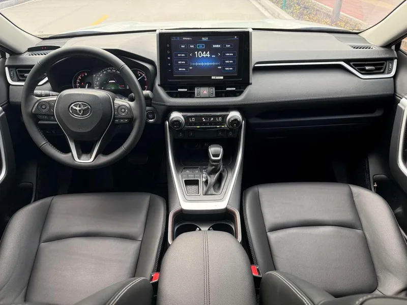 Toyota RAV4 2020 2.0L CVT Mode à deux roues motrices Plus Version intérieur photo 9 Toyota RAV4 2020 2.0L CVT Mode à deux roues motrices Plus Version intérieur photo 9