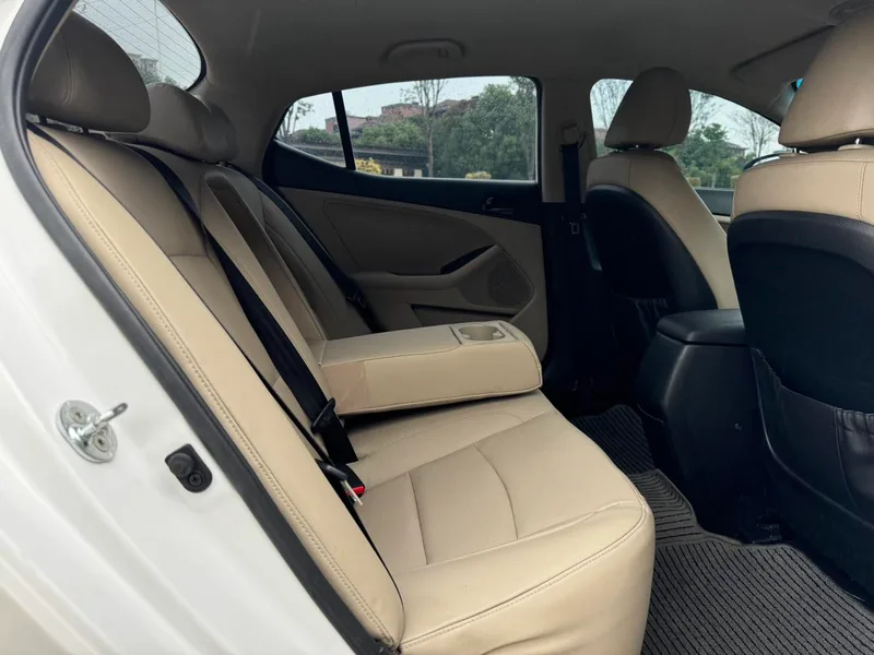 Kia K5 2015 2.0L Automatic GL exterior photo 6 Kia K5 2015 2.0L Automatic GL exterior photo 6