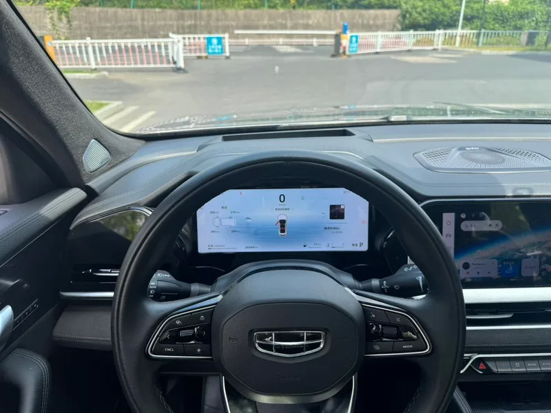 Geely Monjaro 2024 2.0TD High-power automatic two-wheel drive skyline version interior photo 12 Geely Monjaro 2024 2.0TD High-power automatic two-wheel drive skyline version interior photo 12
