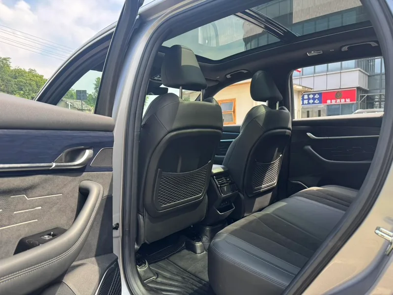 Geely Monjaro 2024 2.0TD High-power automatic two-wheel drive skyline version interior photo 15 Geely Monjaro 2024 2.0TD High-power automatic two-wheel drive skyline version interior photo 15