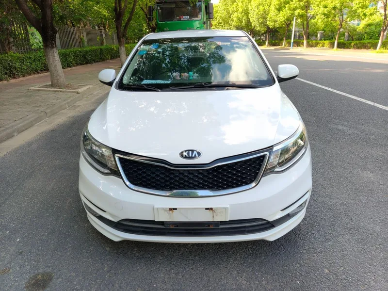 Kia K2 2015 Trois volumes 1.4L AT GLS extérieur photo 2 Kia K2 2015 Trois volumes 1.4L AT GLS extérieur photo 2