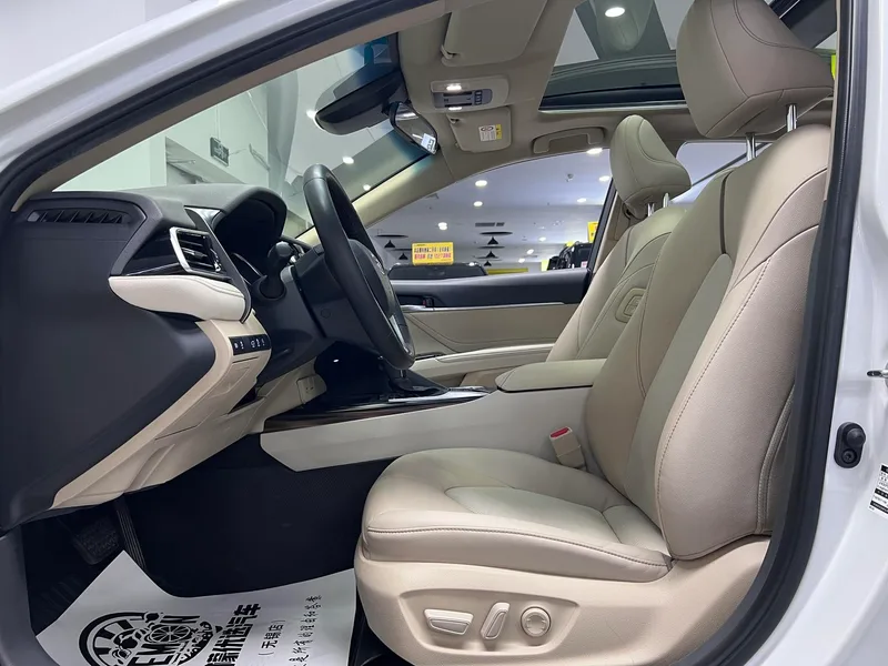 Toyota Camry 2019 2.5G Luxury Edition Country VI exterior photo 10 Toyota Camry 2019 2.5G Luxury Edition Country VI exterior photo 10