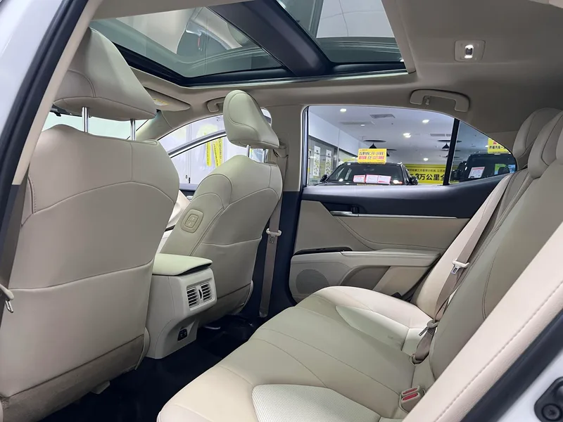 Toyota Camry 2019 2.5G Luxury Edition Country VI interior photo 11 Toyota Camry 2019 2.5G Luxury Edition Country VI interior photo 11