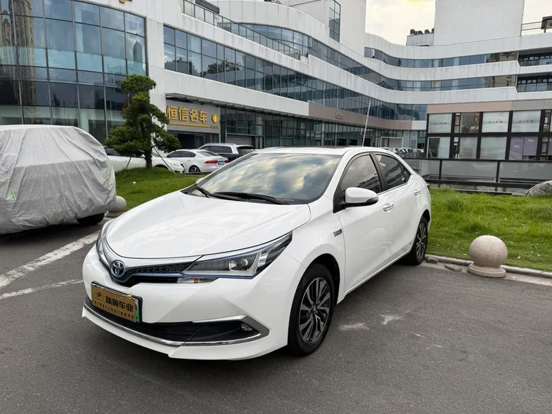Toyota Corolla Plug-in Hybrid 2020 1.8L Versión cómoda exterior foto 1 Toyota Corolla Plug-in Hybrid 2020 1.8L Versión cómoda exterior foto 1
