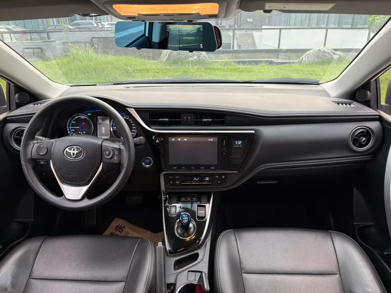 Toyota Corolla Plug-in Hybrid 2020 1.8L Versión cómoda interior foto 15 Toyota Corolla Plug-in Hybrid 2020 1.8L Versión cómoda interior foto 15