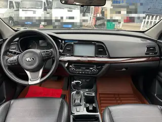 Kia K4 2014 1.8L Automatic GLS interior photo 10 Kia K4 2014 1.8L Automatic GLS interior photo 10