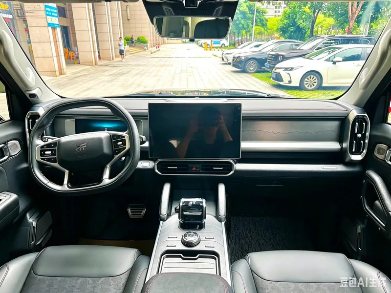Jetour T2 2023 2.0TD Four-wheel drive Conquer PRO interior photo 8 Jetour T2 2023 2.0TD Four-wheel drive Conquer PRO interior photo 8