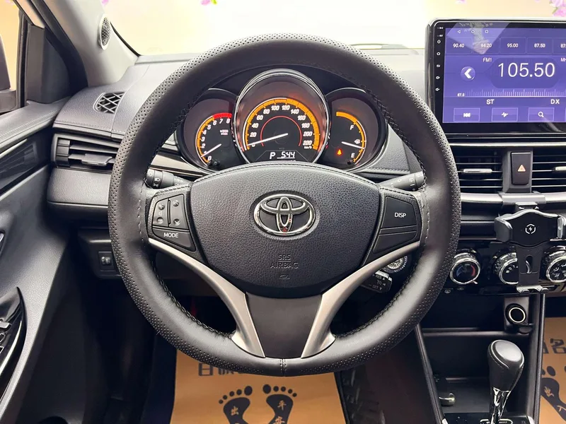 Toyota Yaris L 2022 Chispeante X 1.5L CVT De lujo PLUS Edición interior foto 14 Toyota Yaris L 2022 Chispeante X 1.5L CVT De lujo PLUS Edición interior foto 14