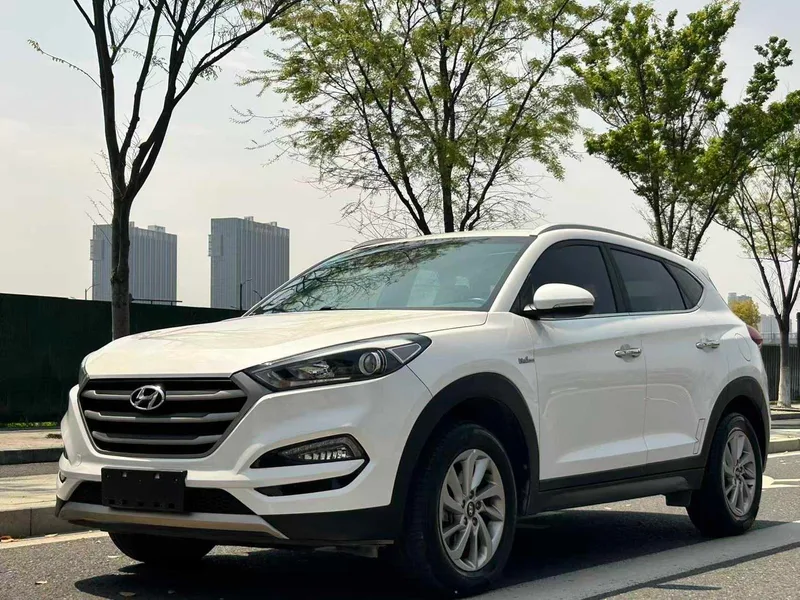 Hyundai Tucson 2015 1.6T Dual-clutch, two-wheel drive, intelligent model exterior photo 1 Hyundai Tucson 2015 1.6T Dual-clutch, two-wheel drive, intelligent model exterior photo 1