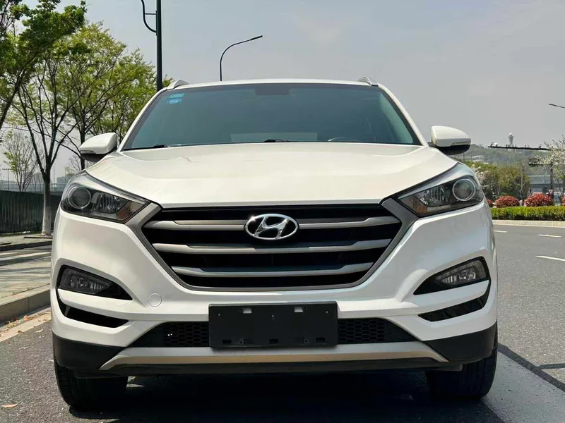 Hyundai Tucson 2015 1.6T Dual-clutch, two-wheel drive, intelligent model exterior photo 2 Hyundai Tucson 2015 1.6T Dual-clutch, two-wheel drive, intelligent model exterior photo 2