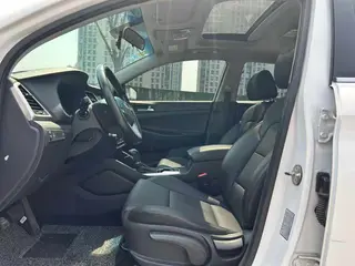Hyundai Tucson 2015 1.6T Dual-clutch, two-wheel drive, intelligent model exterior photo 5 Hyundai Tucson 2015 1.6T Dual-clutch, two-wheel drive, intelligent model exterior photo 5