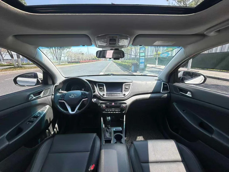 Hyundai Tucson 2015 1.6T Dual-clutch, two-wheel drive, intelligent model exterior photo 7 Hyundai Tucson 2015 1.6T Dual-clutch, two-wheel drive, intelligent model exterior photo 7