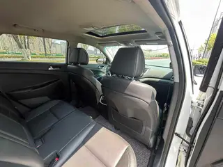 Hyundai Tucson 2015 1.6T Dual-clutch, two-wheel drive, intelligent model interior photo 10 Hyundai Tucson 2015 1.6T Dual-clutch, two-wheel drive, intelligent model interior photo 10