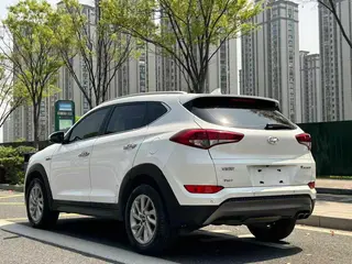 Hyundai Tucson 2015 1.6T Dual-clutch, two-wheel drive, intelligent model interior photo 11 Hyundai Tucson 2015 1.6T Dual-clutch, two-wheel drive, intelligent model interior photo 11