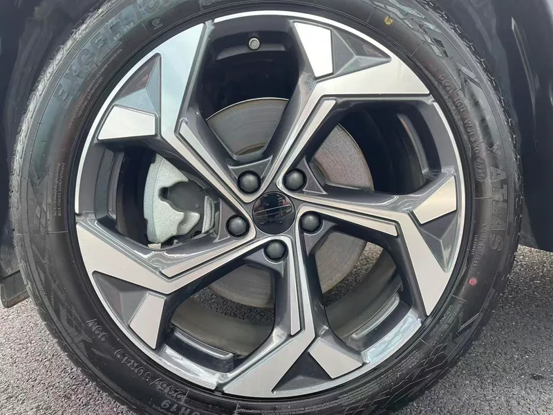 Geely Boyue L 2024 1.5TD DCT Premium Edition exterior photo 8 Geely Boyue L 2024 1.5TD DCT Premium Edition exterior photo 8