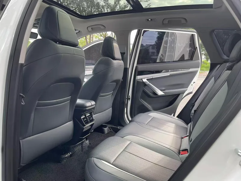 Geely Boyue L 2024 1.5TD DCT Premium Edition exterior photo 10 Geely Boyue L 2024 1.5TD DCT Premium Edition exterior photo 10
