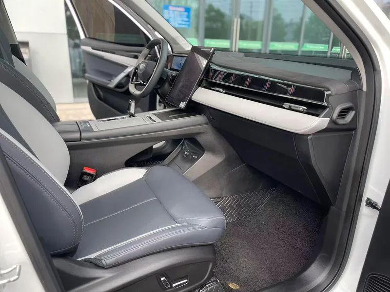 Geely Boyue L 2024 1.5TD DCT Premium Edition interior photo 11 Geely Boyue L 2024 1.5TD DCT Premium Edition interior photo 11