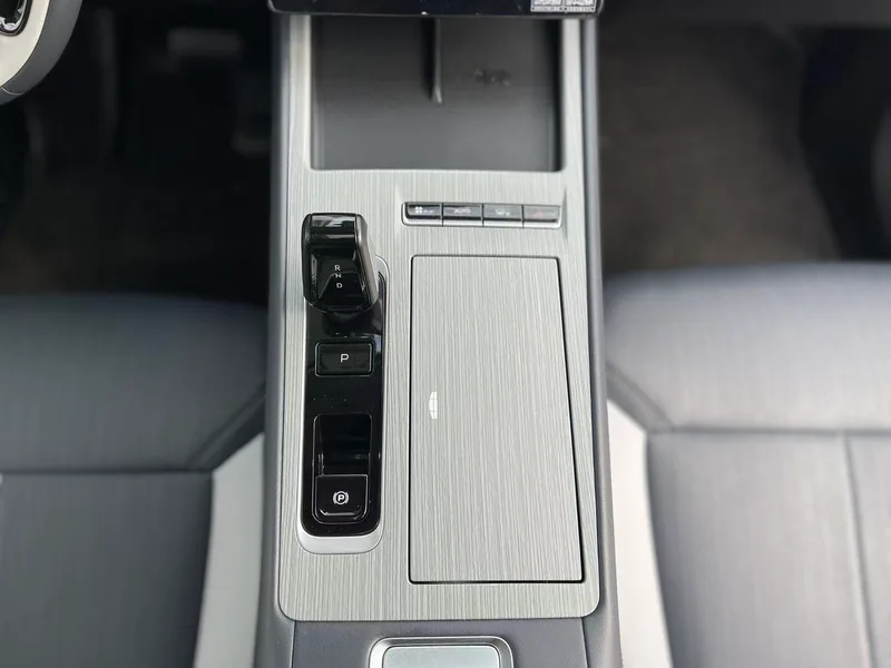 Geely Boyue L 2024 1.5TD DCT Premium Edition interior photo 17 Geely Boyue L 2024 1.5TD DCT Premium Edition interior photo 17
