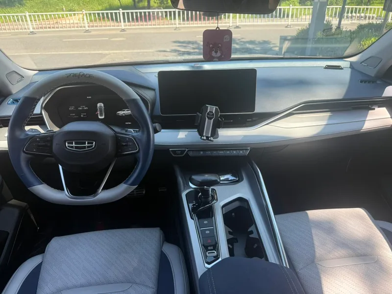 Geely Preface 2021 2.0T Finition premium intérieur photo 6 Geely Preface 2021 2.0T Finition premium intérieur photo 6