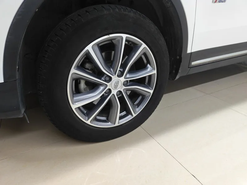 Geely Boyue 2020 1.8TD DCT Two-drive intelligent joint type 4G Interconnected Edition interior photo 15 Geely Boyue 2020 1.8TD DCT Two-drive intelligent joint type 4G Interconnected Edition interior photo 15