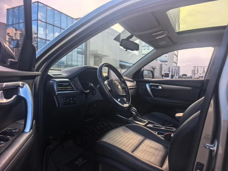 Kia Sportage 2018 2.0L Édition de luxe intelligente automatique Pays V extérieur photo 4 Kia Sportage 2018 2.0L Édition de luxe intelligente automatique Pays V extérieur photo 4