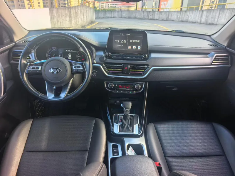 Kia Sportage 2018 2.0L Édition de luxe intelligente automatique Pays V extérieur photo 5 Kia Sportage 2018 2.0L Édition de luxe intelligente automatique Pays V extérieur photo 5