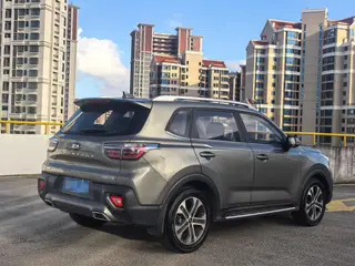 Kia Sportage 2018 2.0L Édition de luxe intelligente automatique Pays V intérieur photo 9 Kia Sportage 2018 2.0L Édition de luxe intelligente automatique Pays V intérieur photo 9