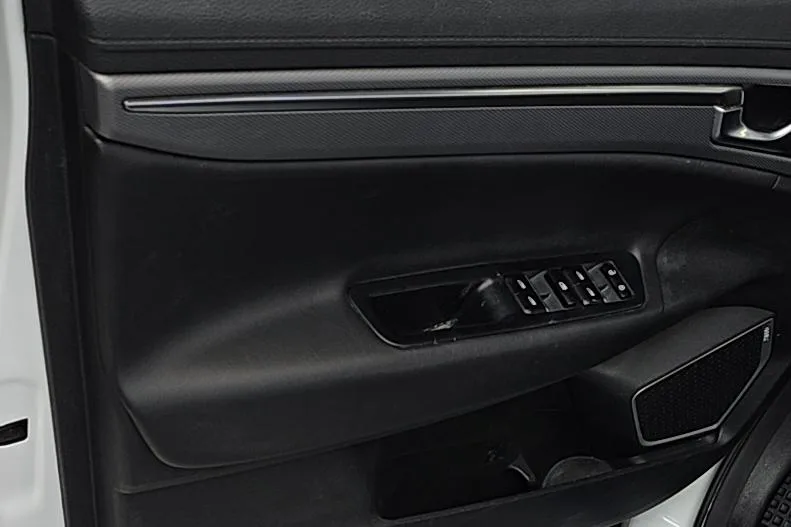 Geely Emgrand GS 2018 Sports version 1.8L Automatic Collar Type interior photo 9 Geely Emgrand GS 2018 Sports version 1.8L Automatic Collar Type interior photo 9